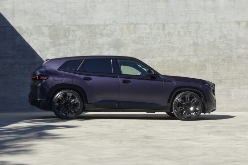 限定車　BMW XM　有名ライフスタイル・ブランド『Kith』とコラボレーション