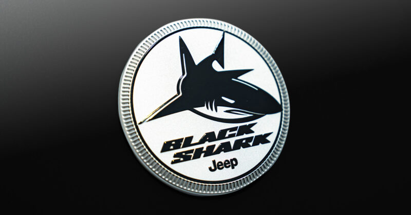 ジープ・コンパスに150台限定　「ブラック・シャーク」　黒いサメを強調するモデル