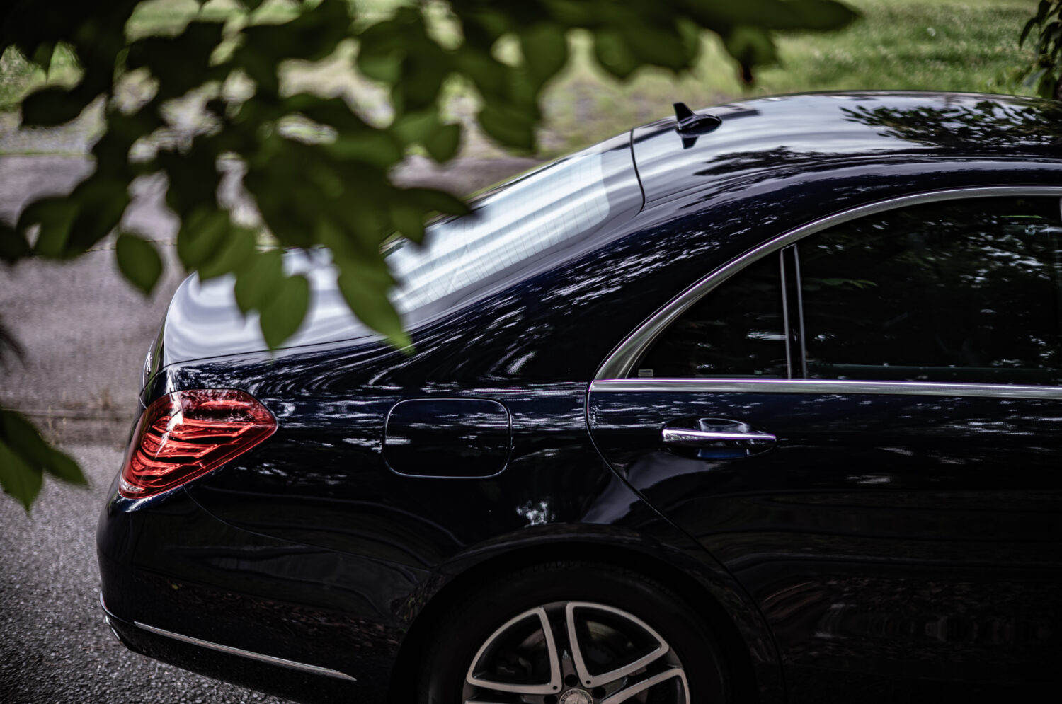 メルセデス・ベンツ・S400ハイブリッド（FR/7AT）集大成と先駆け