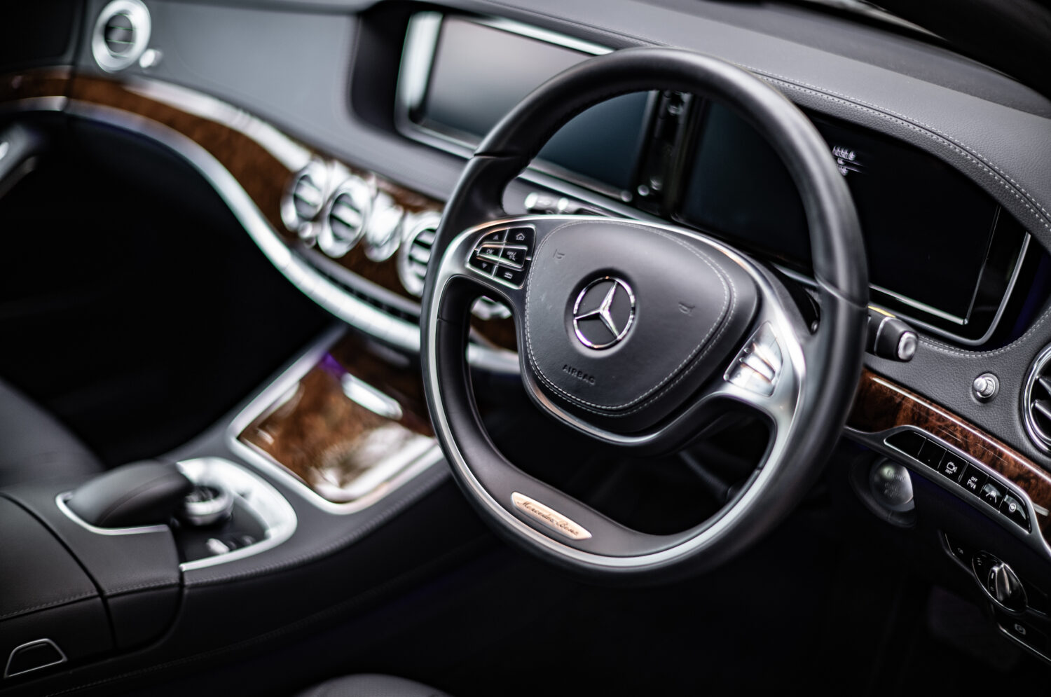 メルセデス・ベンツ・S400ハイブリッド（FR/7AT）集大成と先駆け