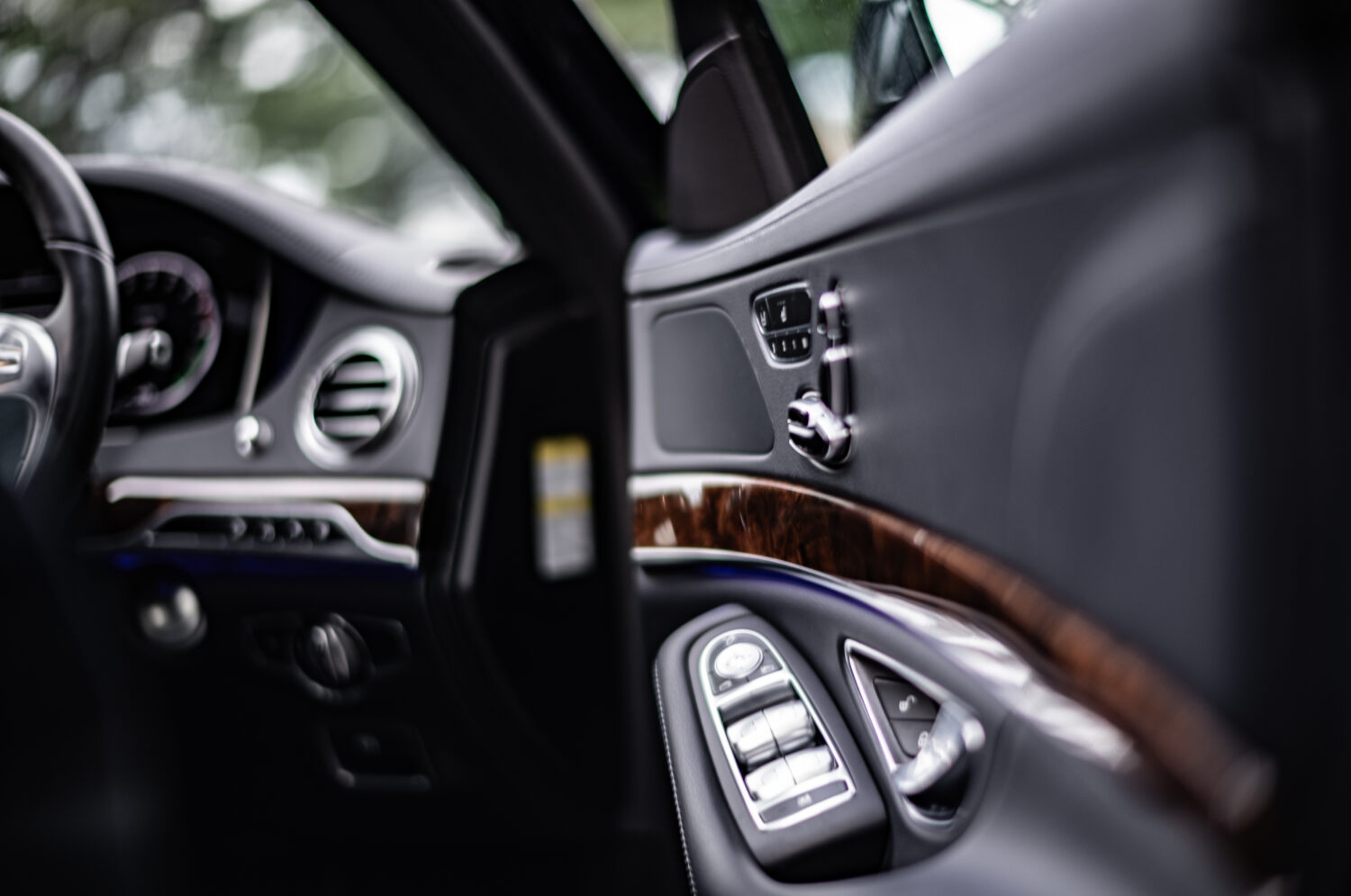 メルセデス・ベンツ・S400ハイブリッド（FR/7AT）集大成と先駆け