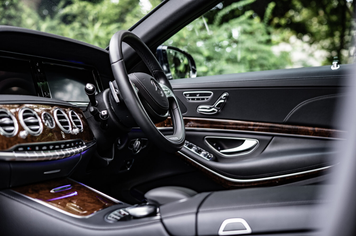 メルセデス・ベンツ・S400ハイブリッド（FR/7AT）集大成と先駆け