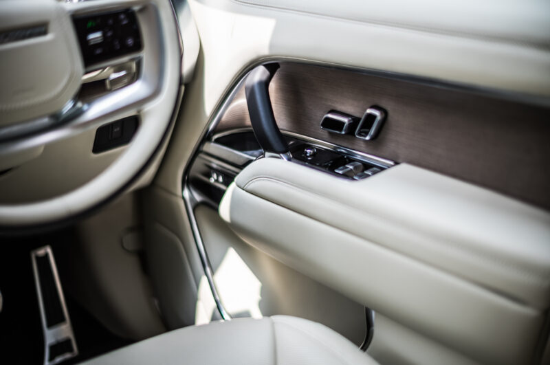 レンジローバー・オートバイオグラフィーP530 LWB（2023）「分かりにくさ」という誉め言葉