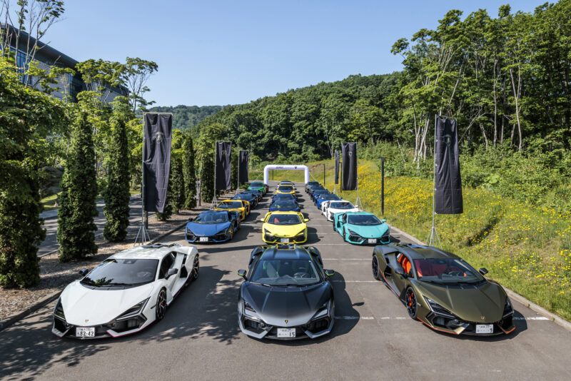 今回は北海道　ランボルギーニ　2025年の特別なドライビングツアーを開催