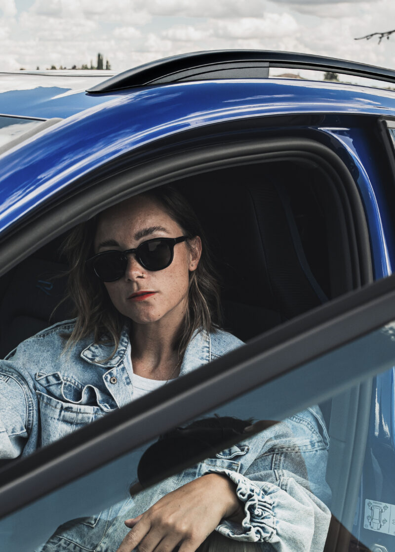 ブラック基調　フォルクスワーゲン・ゴルフR/Rヴァリアント　特別装備の限定車導入