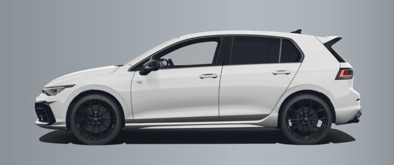 ブラック基調　フォルクスワーゲン・ゴルフR/Rヴァリアント　特別装備の限定車導入