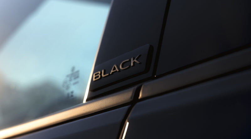 ブラック基調　フォルクスワーゲン・ゴルフR/Rヴァリアント　特別装備の限定車導入