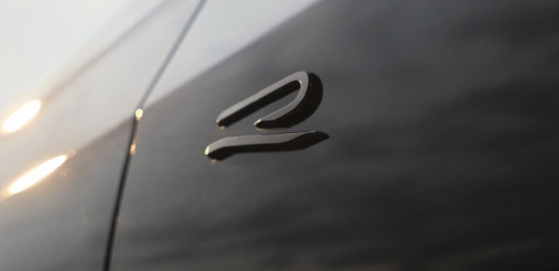 ブラック基調　フォルクスワーゲン・ゴルフR/Rヴァリアント　特別装備の限定車導入