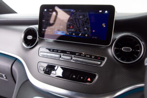Vクラス V220 d アバンギャルド AMGラインパッケージ ディーゼルターボ