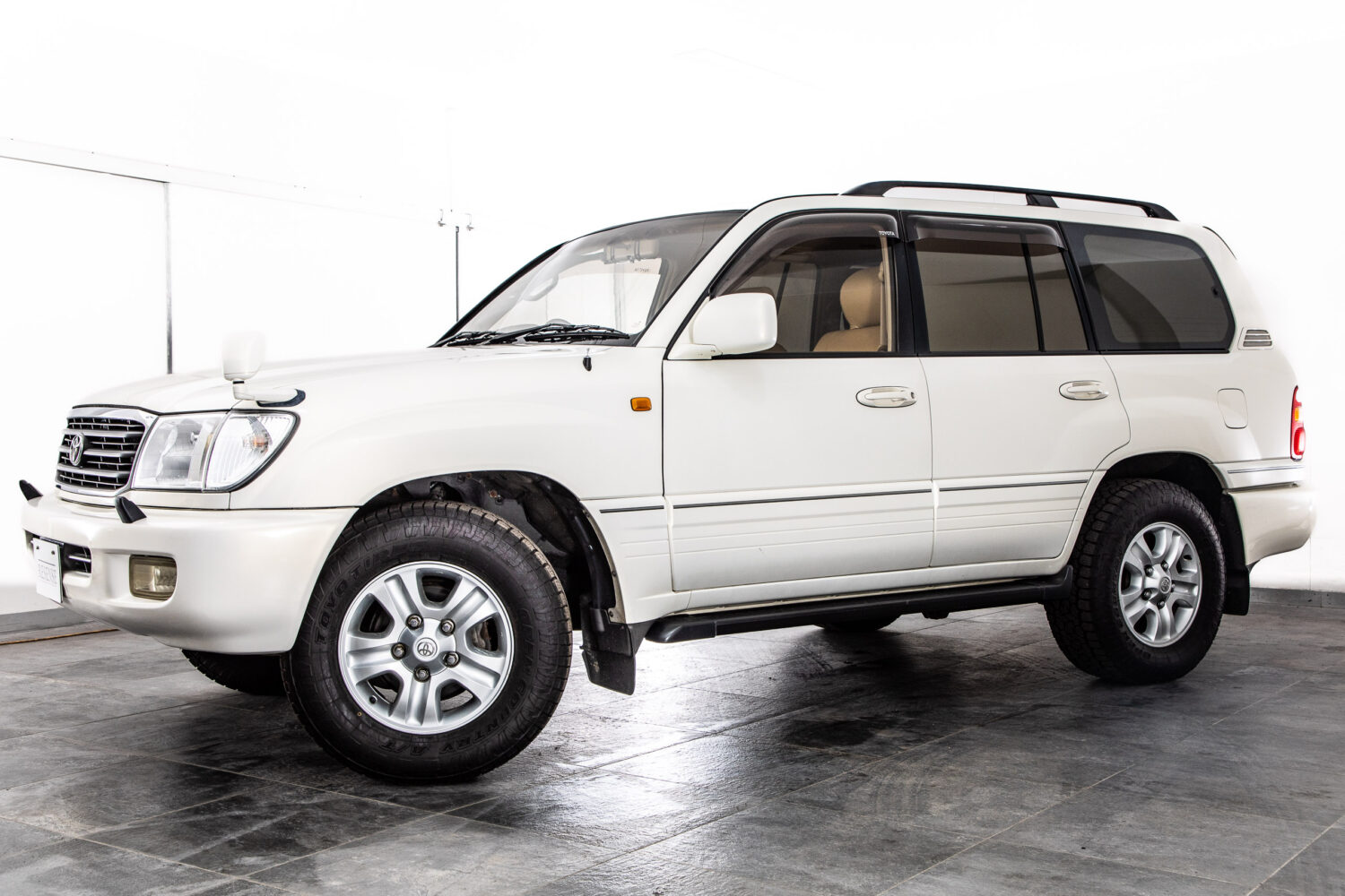 ランドクルーザー100 4.7 VXリミテッド 4WD