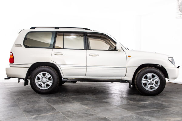 ランドクルーザー100 4.7 VXリミテッド 4WD