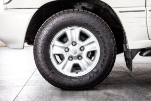 ランドクルーザー100 4.7 VXリミテッド 4WD