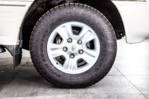 ランドクルーザー100 4.7 VXリミテッド 4WD