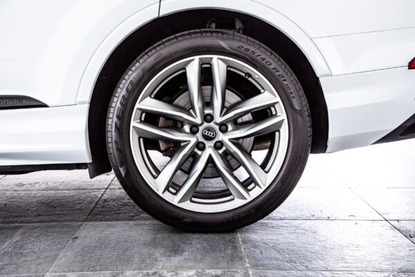 Q7 55TFSI クワトロSライン 4WD