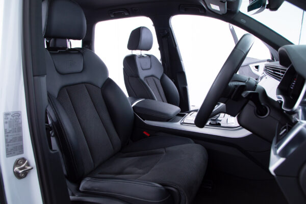 Q7 55TFSI クワトロSライン 4WD