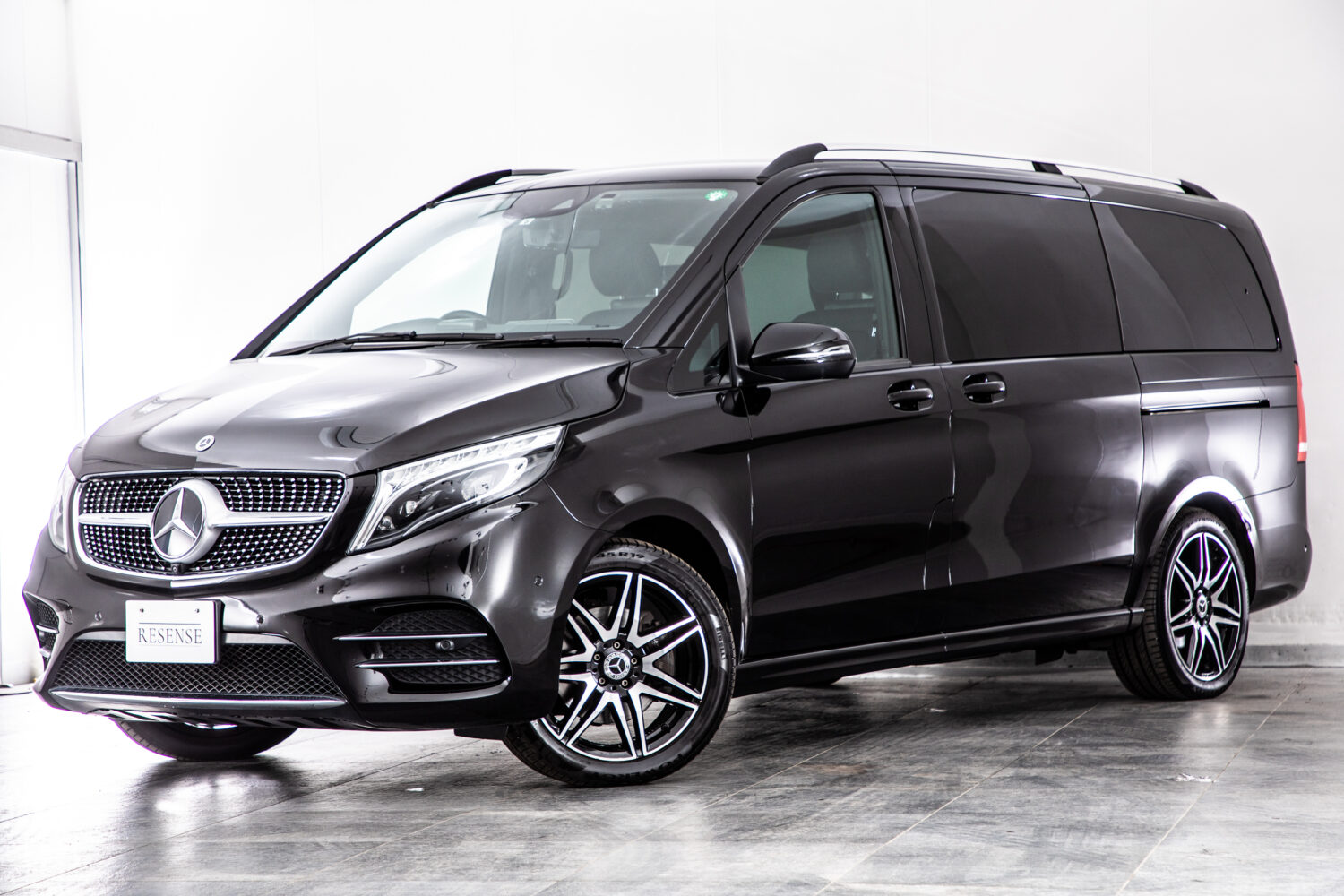 V220 d エクスクルーシブ ロング プラチナスイート ディーゼルターボ