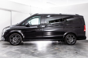 V220 d エクスクルーシブ ロング プラチナスイート ディーゼルターボ