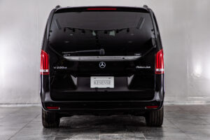 V220 d エクスクルーシブ ロング プラチナスイート ディーゼルターボ