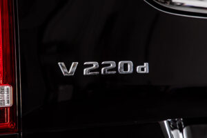 V220 d エクスクルーシブ ロング プラチナスイート ディーゼルターボ