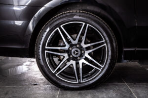 V220 d エクスクルーシブ ロング プラチナスイート ディーゼルターボ