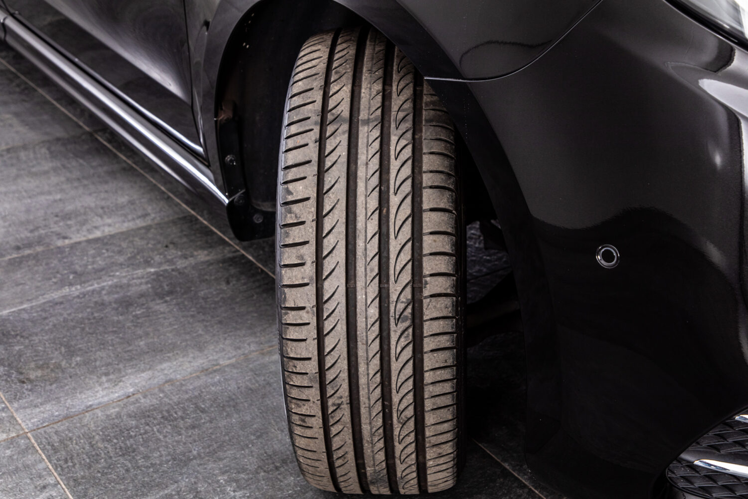 V220 d エクスクルーシブ ロング プラチナスイート ディーゼルターボ
