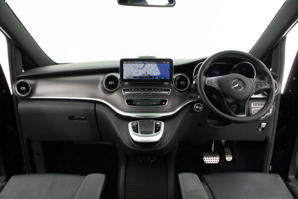 VクラスV220 d アバンギャルド ロング ディーゼルターボ