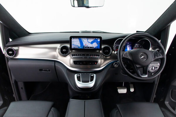 V220 d エクスクルーシブ ロング プラチナスイート ディーゼルターボ