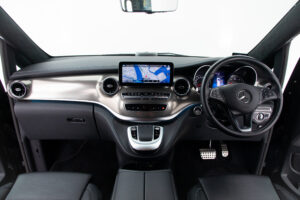 V220 d エクスクルーシブ ロング プラチナスイート ディーゼルターボ