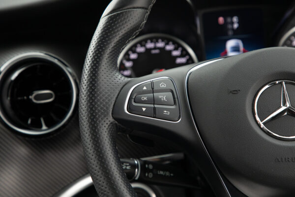 VクラスV220 d アバンギャルド ロング ディーゼルターボ