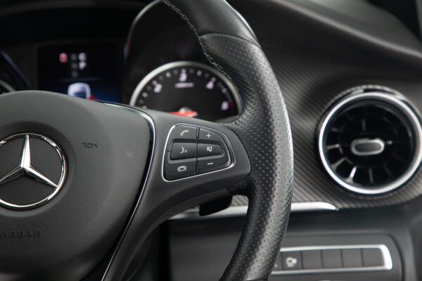 VクラスV220 d アバンギャルド ロング ディーゼルターボ