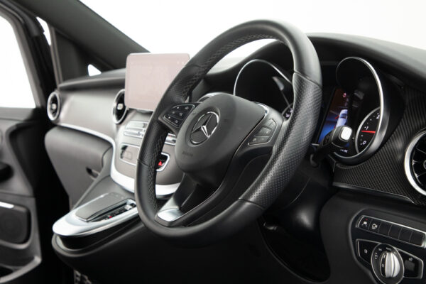 VクラスV220 d アバンギャルド ロング ディーゼルターボ