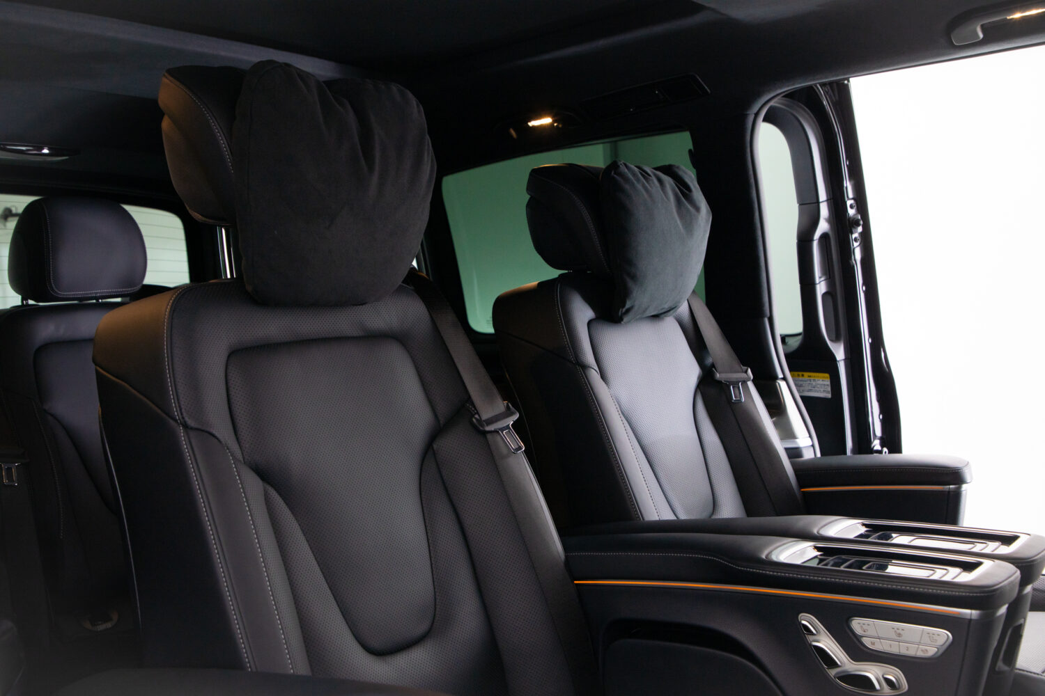 V220 d エクスクルーシブ ロング プラチナスイート ディーゼルターボ