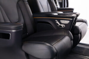V220 d エクスクルーシブ ロング プラチナスイート ディーゼルターボ