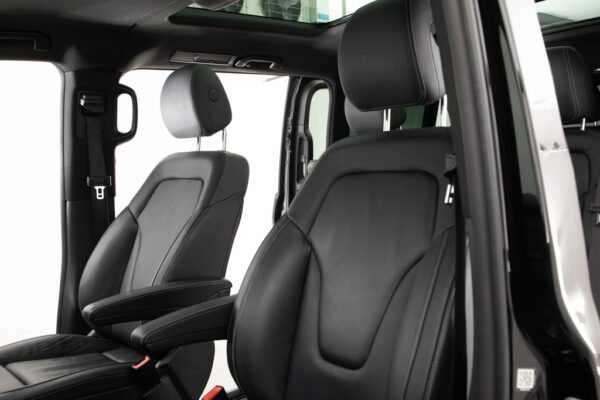 VクラスV220 d アバンギャルド ロング ディーゼルターボ