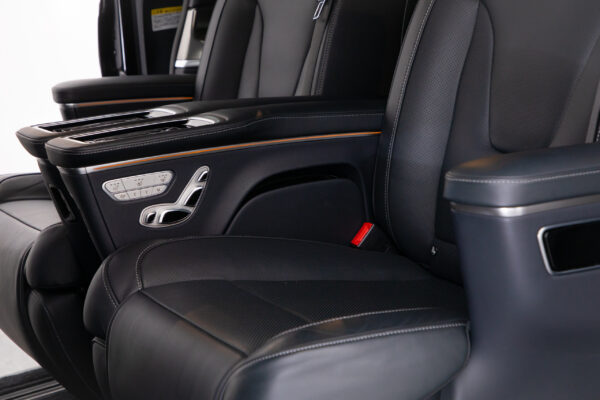 V220 d エクスクルーシブ ロング プラチナスイート ディーゼルターボ