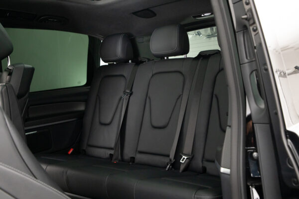 VクラスV220 d アバンギャルド ロング ディーゼルターボ