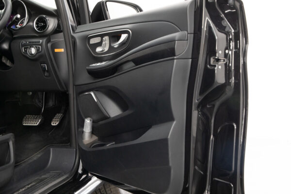 VクラスV220 d アバンギャルド ロング ディーゼルターボ