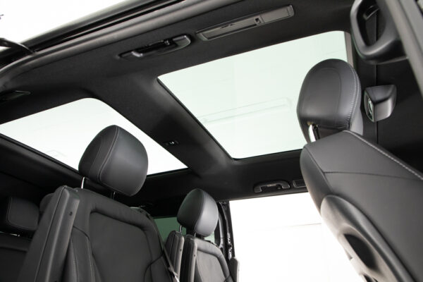 VクラスV220 d アバンギャルド ロング ディーゼルターボ