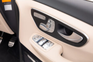V220d アバンギャルド ロング AMGラインパッケージ ディーゼルターボ