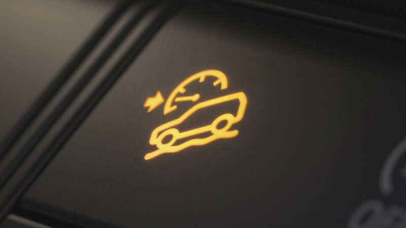 ディフェンダー初のマイチェン　2026年モデル受注開始　内外装をアップグレード
