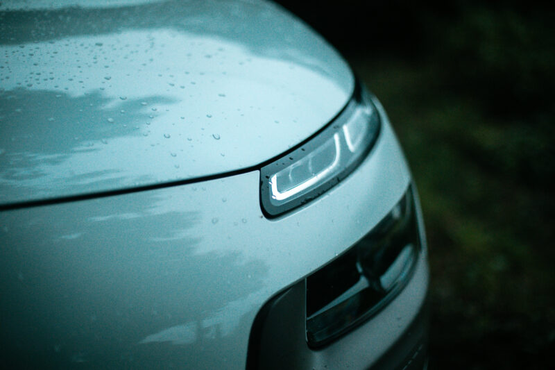 シトロエン・C4カクタス 1.6ディーゼル（2016）本国仕様はズルい