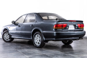 三菱 ディアマンテ 2.5 25 エスパーダ 4WD