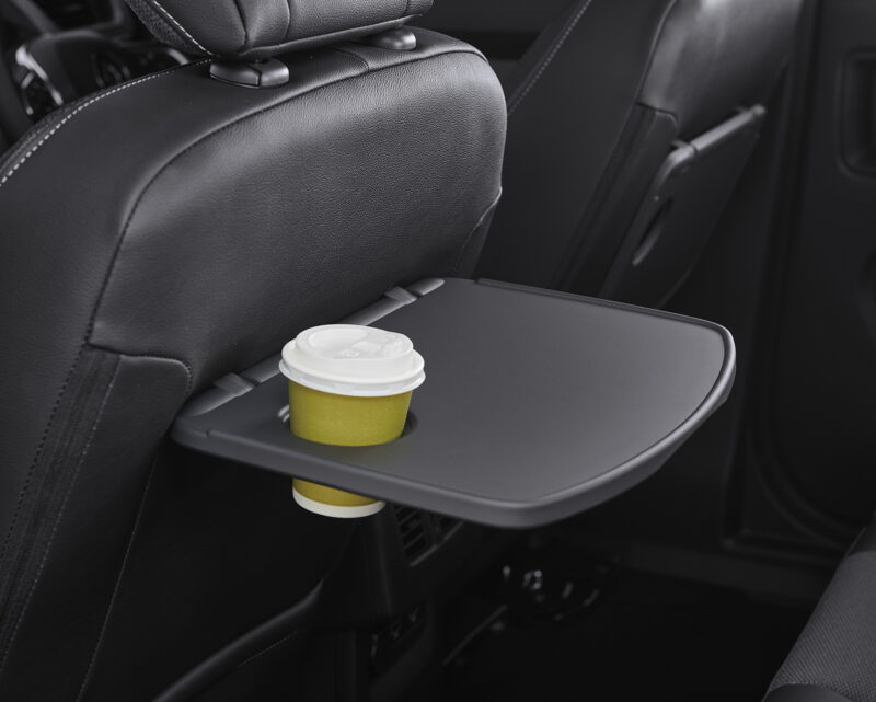 新しいエンブレムを纏う　ルノー・カングー　全モデル同色バンパーの単一グレードへ