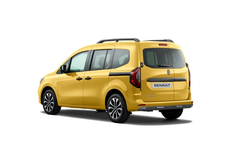 新しいエンブレムを纏う　ルノー・カングー　全モデル同色バンパーの単一グレードへ