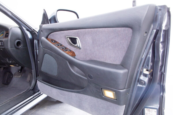 ディアマンテ 2.5 25 エスパーダ 4WD