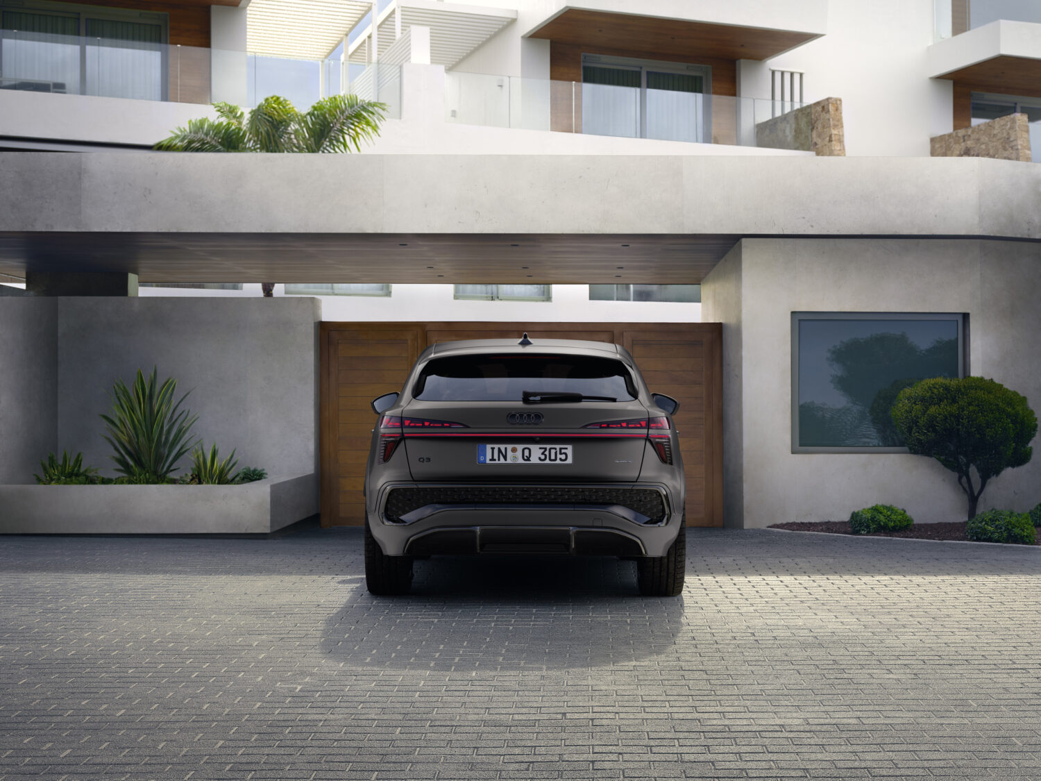 デジタルコネクテッドな最新アウディQ3　多様性とスポーティさで日常のパートナーへ