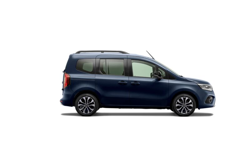 新しいエンブレムを纏う　ルノー・カングー　全モデル同色バンパーの単一グレードへ