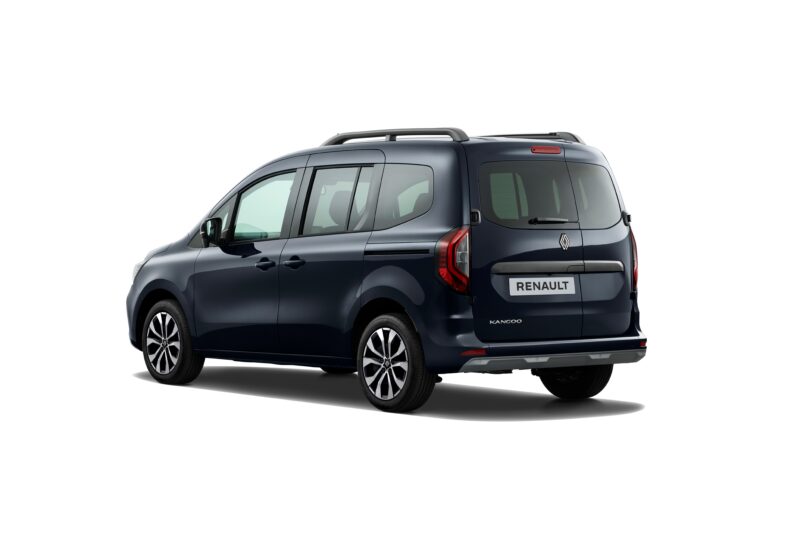 新しいエンブレムを纏う　ルノー・カングー　全モデル同色バンパーの単一グレードへ