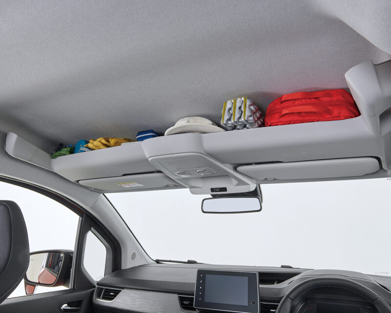 新しいエンブレムを纏う　ルノー・カングー　全モデル同色バンパーの単一グレードへ