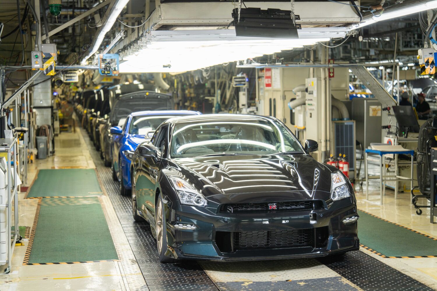 日産R35 GT-R 最終生産車のオフライン式を栃木工場で開催 最後の一台は国内へ